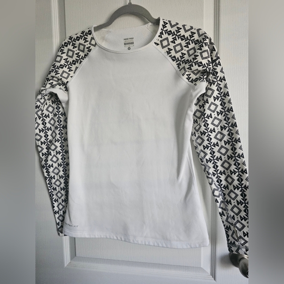 Nike Tops - NIKE PRO- Therma Fit Top- Medium